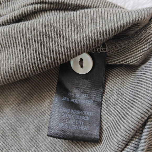 Lulu's Sz Small Rib Knit Oversized Button Down T Shirt Green Gray Short Sleeve - Picture 6 of 6